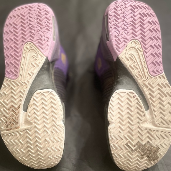 Lebron Nike Basketball Shoes - Picture 2 of 5